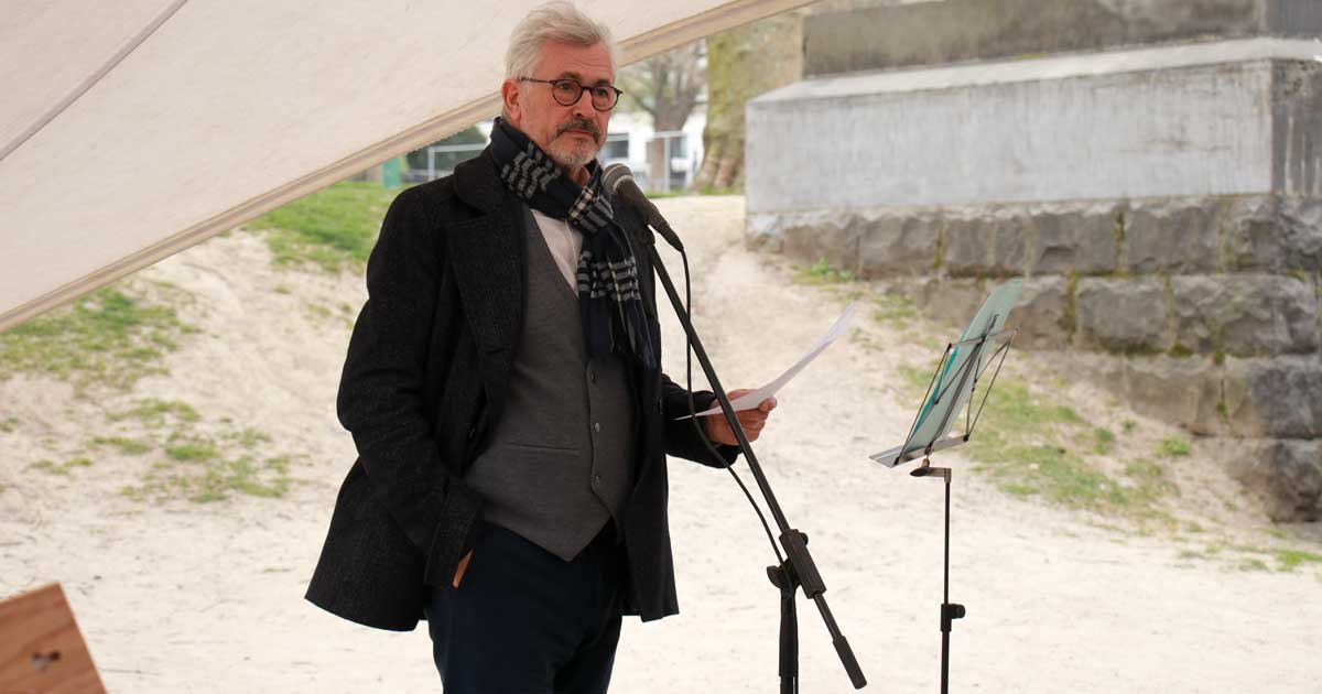Minister Bernard Clerfayt bij de uitreiking van de labels Diervriendelijke Gemeente, een evenement georganiseerd in het Jubelpark in Brussel