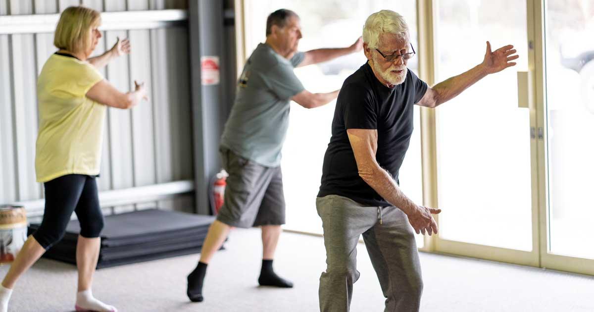 Sportbeoefening is een motor voor gezondheid en sociaal contact. Hier ziet u de beoefening van tai chi.