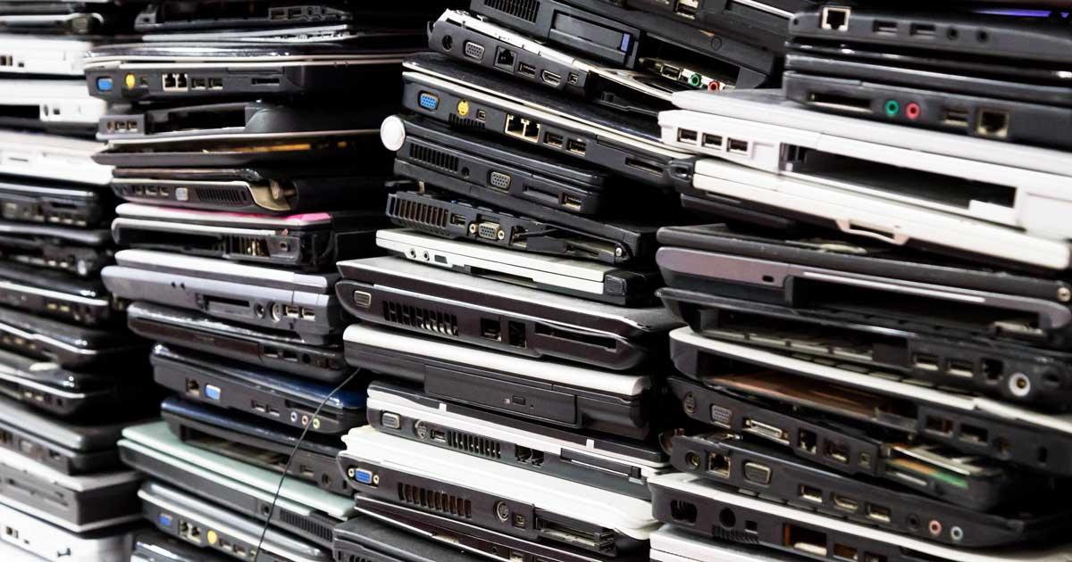 PC portables destinés au recyclage, un des aspects du programme Recycle IT